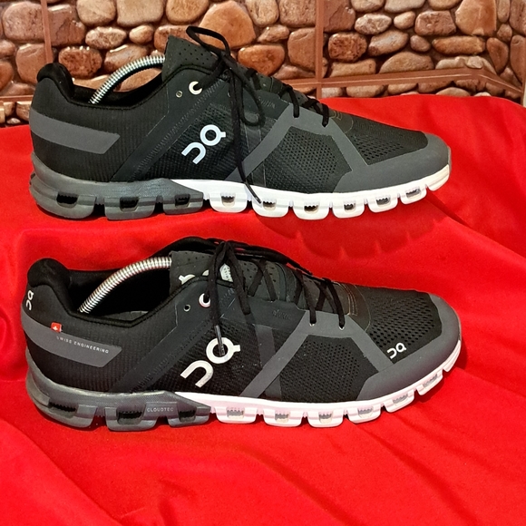 On Running Shoes On Cloud Cloudflow Mens Running Poshmark